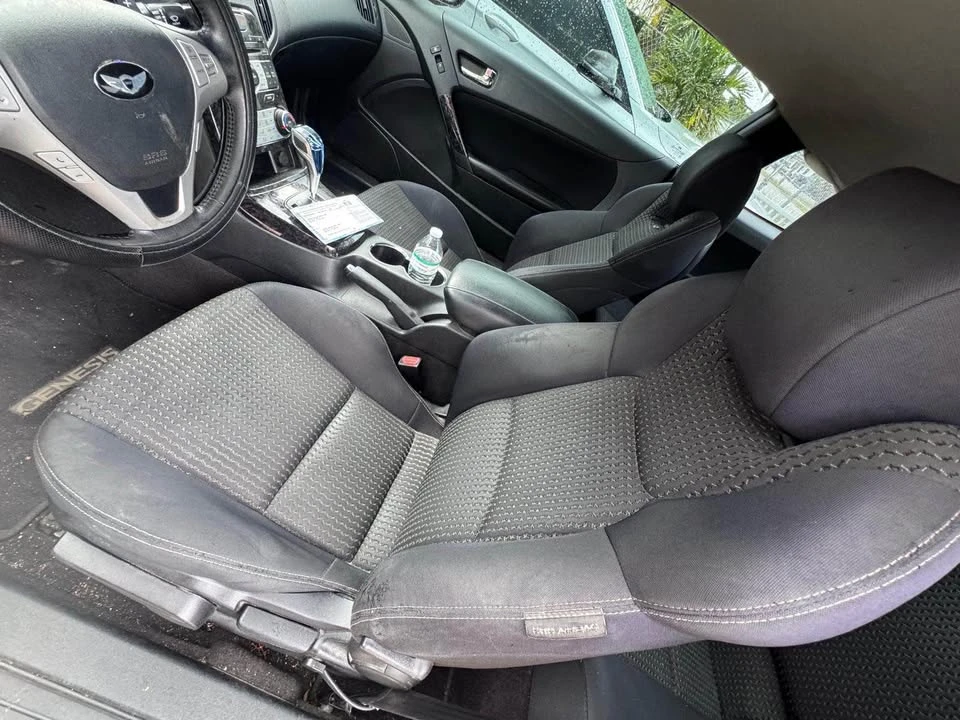 2010 Hyundai Genesis Coupe - Image 8 of 10