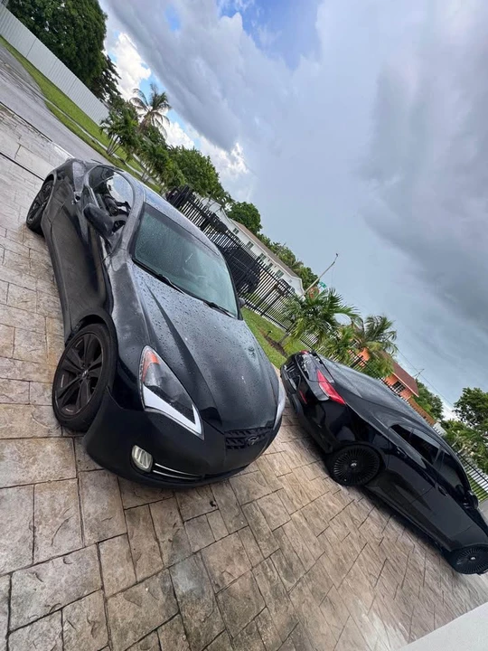 2010 Hyundai Genesis Coupe - Image 2 of 10