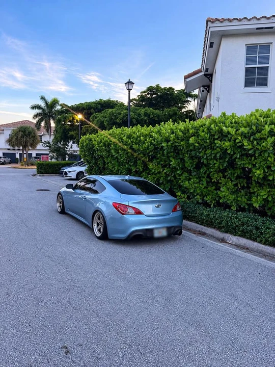 2010 Hyundai Genesis Coupe - Image 7 of 7