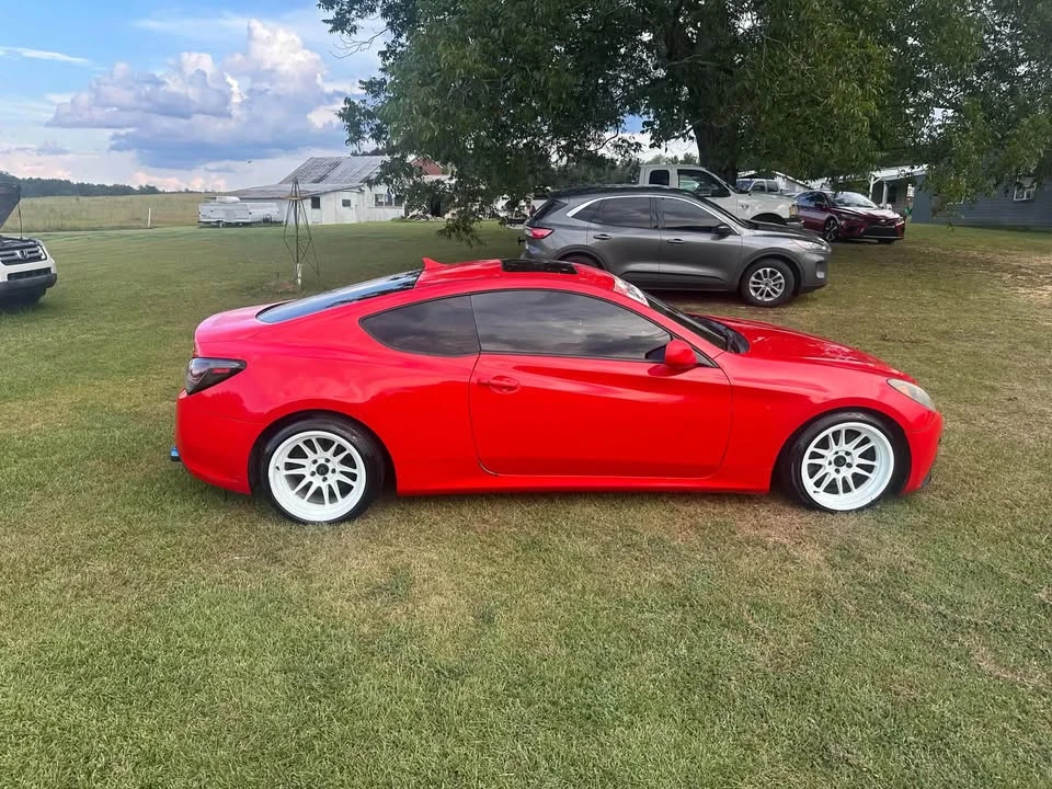 2010 Hyundai Genesis Coupe - Image 6 of 9