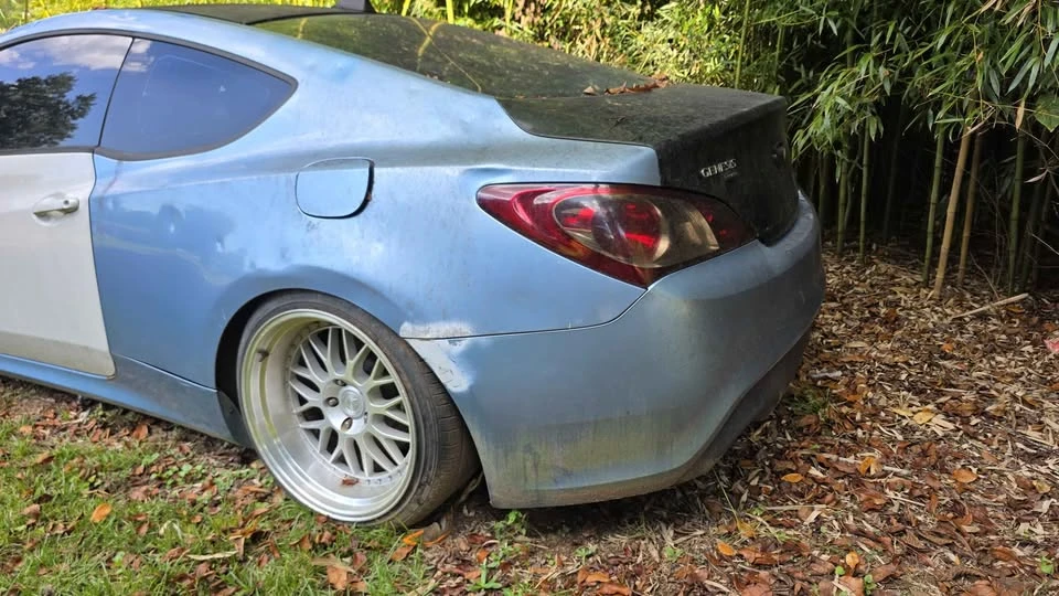 2010 Hyundai Genesis Coupe - Image 2 of 13
