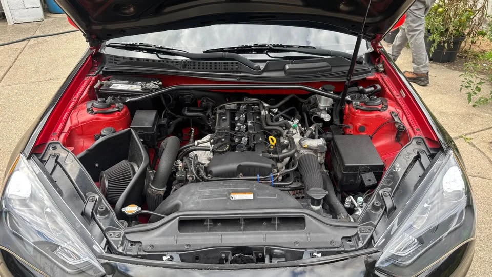2010 Hyundai Genesis Coupe - Image 6 of 11