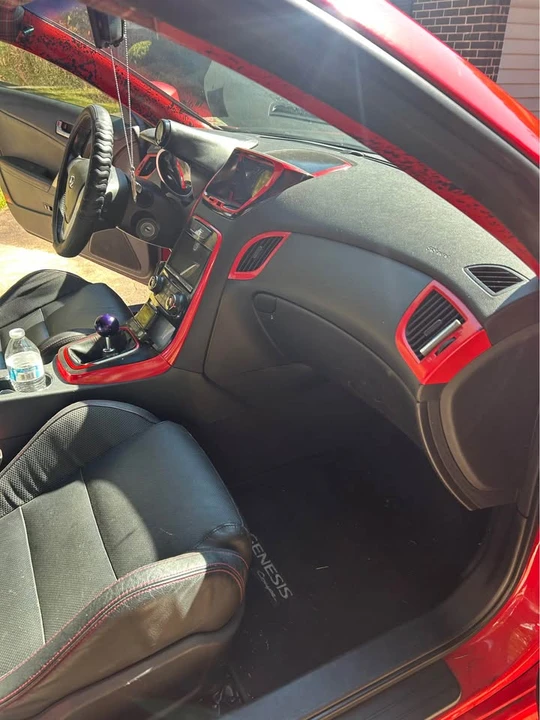 2010 Hyundai Genesis Coupe - Image 8 of 20