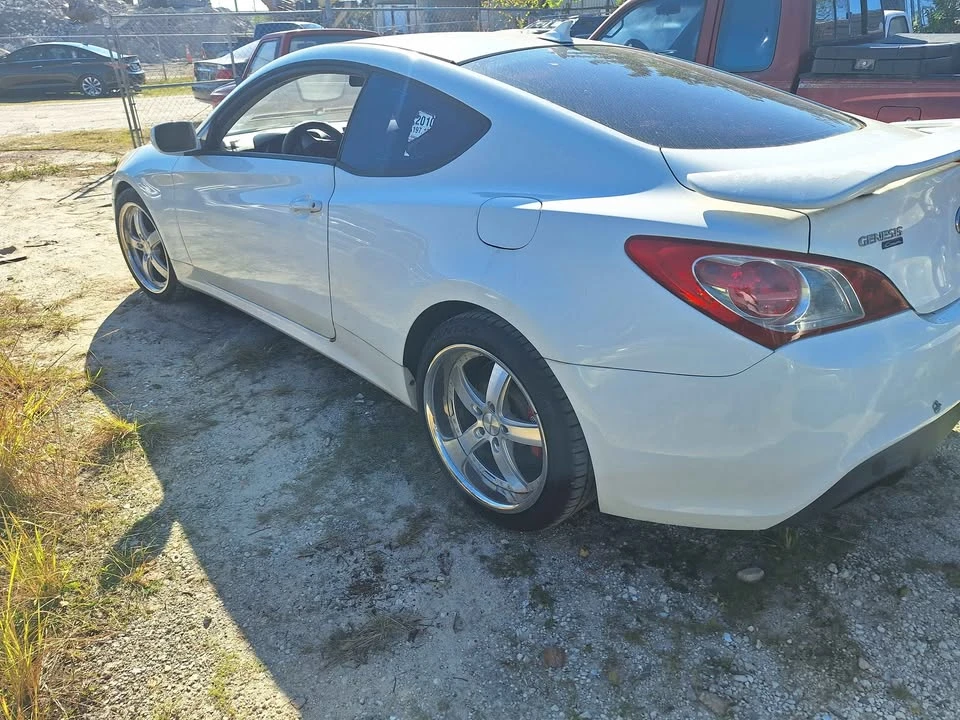 2010 Hyundai - Image 4 of 13