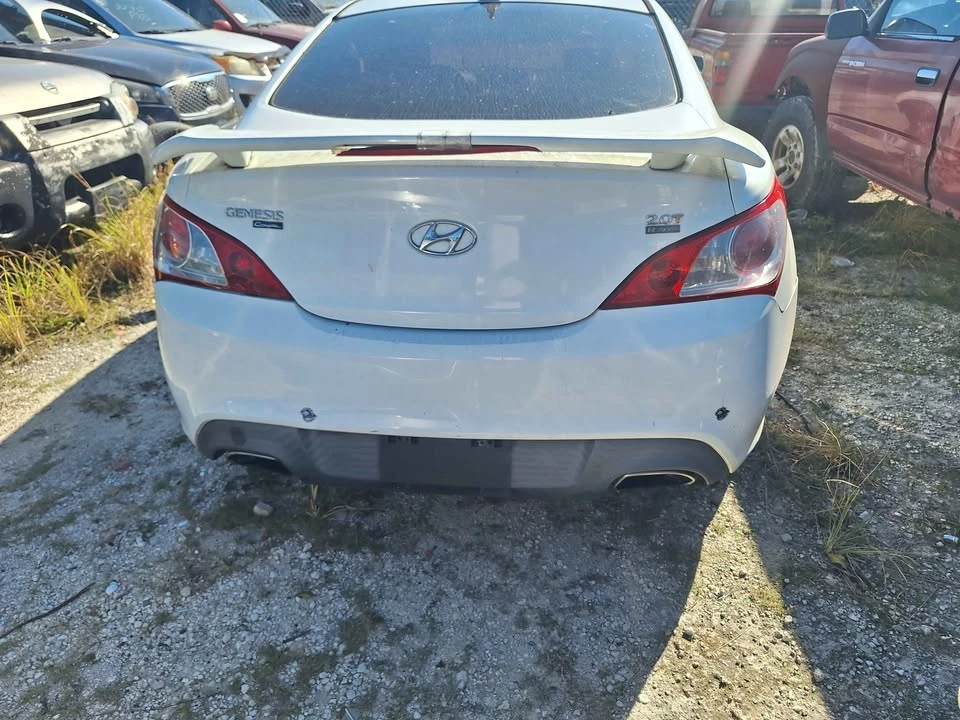 2010 Hyundai - Image 13 of 13