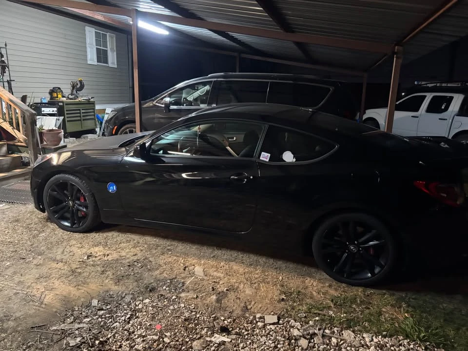 2010 Hyundai Genesis Coupe - Image 7 of 11