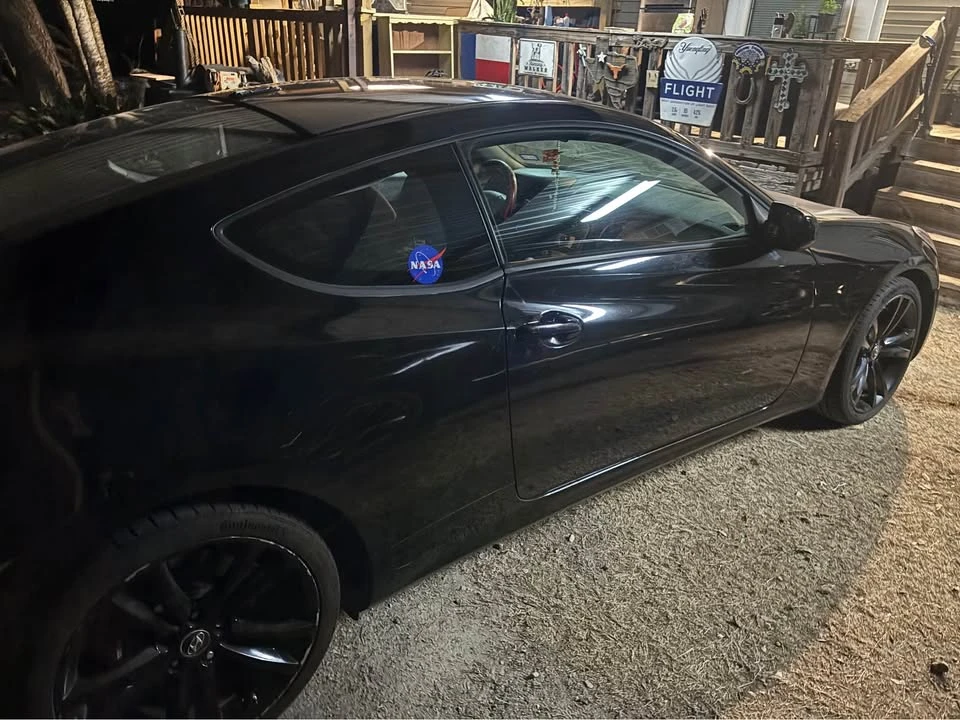 2010 Hyundai Genesis Coupe - Image 6 of 11