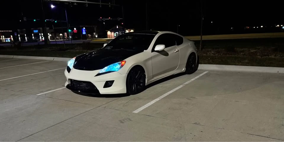 2010 Hyundai Genesis Coupe - Image 8 of 20