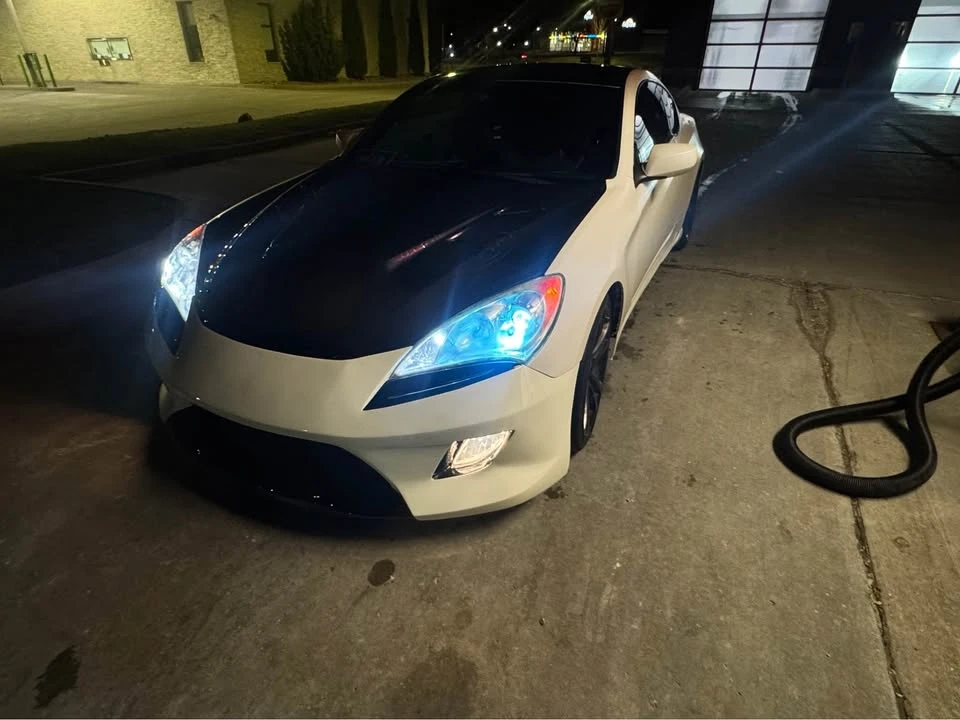 2010 Hyundai Genesis Coupe - Image 2 of 20