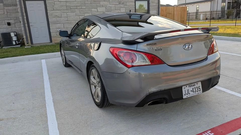 2010 Hyundai Genesis Coupe - Image 2 of 7
