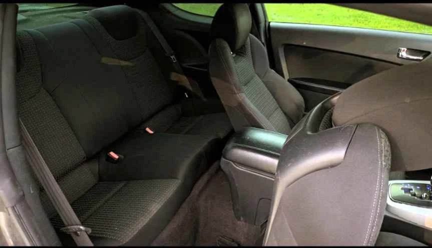 2010 Hyundai Genesis Coupe - Image 7 of 8