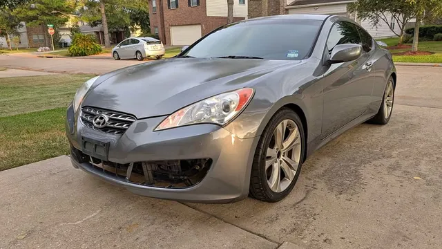 2010 Hyundai Genesis Coupe 2.0T R-Spec