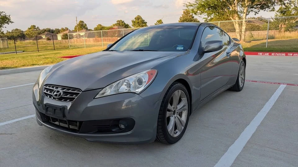 2010 Hyundai Genesis Coupe - Image 4 of 7