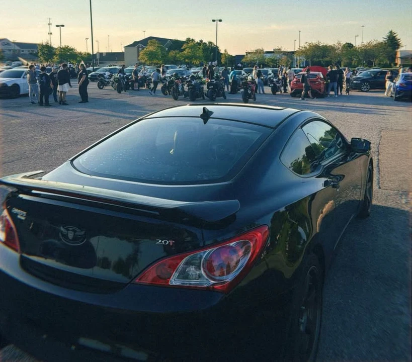 2010 Hyundai Genesis Coupe - Image 4 of 5