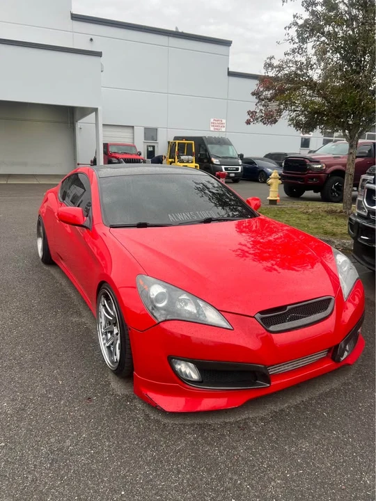 2010 Hyundai Genesis Coupe - Image 5 of 10