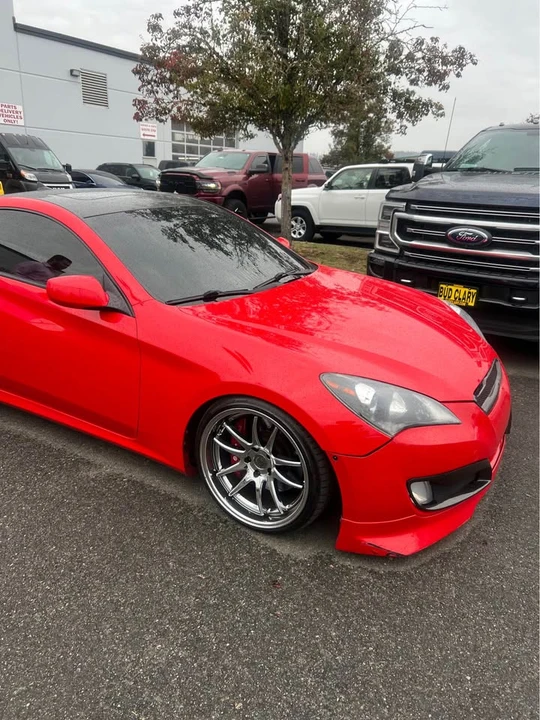 2010 Hyundai Genesis Coupe - Image 4 of 10