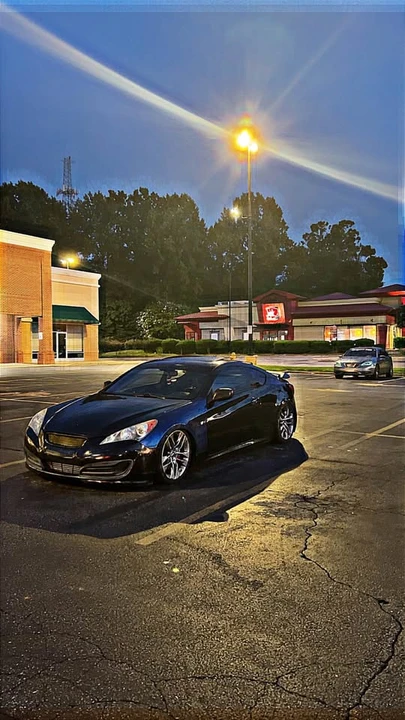 2010 Hyundai Genesis Coupe - Image 2 of 6