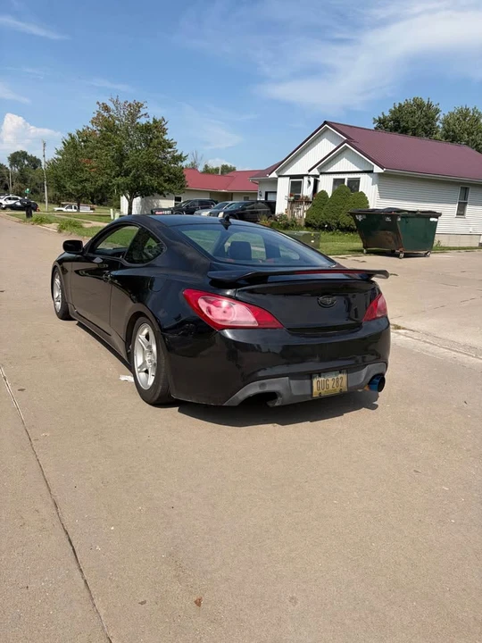 2010 Hyundai Genesis Coupe - Image 5 of 6