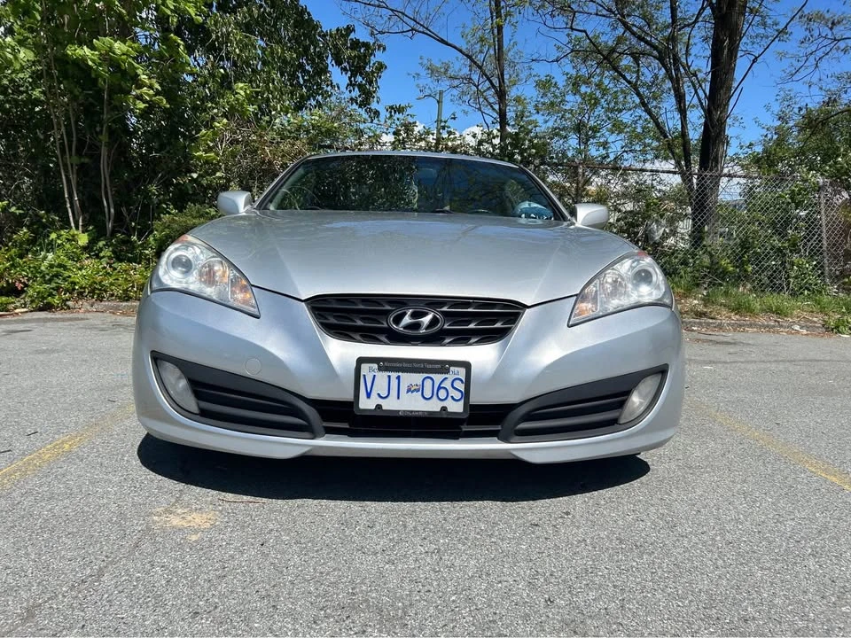 2010 Hyundai Genesis Coupe - Image 3 of 7