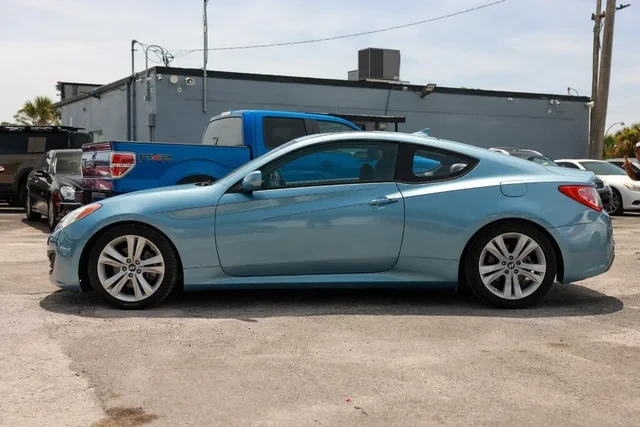 2010 Hyundai Genesis Coupe - Image 6 of 17