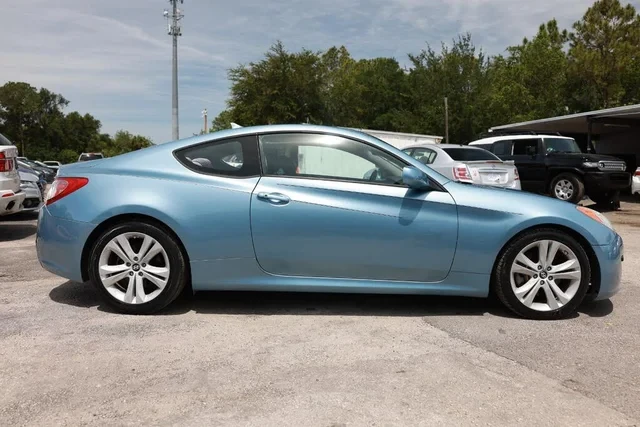 2010 Hyundai Genesis Coupe - Image 7 of 17