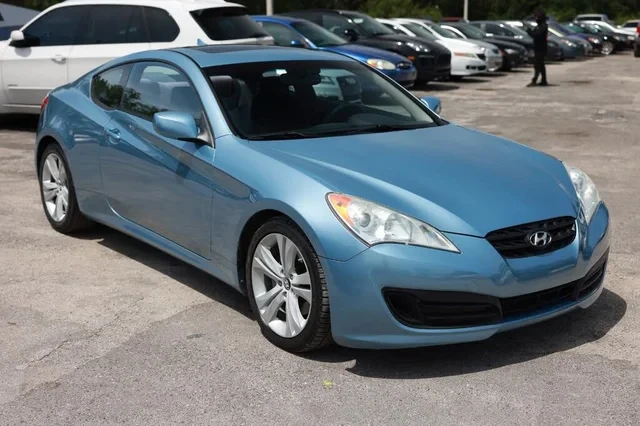 2010 Hyundai Genesis Coupe - Image 3 of 17