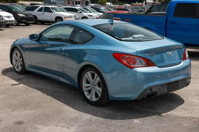 2010 Hyundai Genesis Coupe - Image 4 of 17