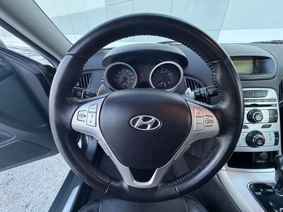 2010 Hyundai Genesis Coupe - Image 7 of 10