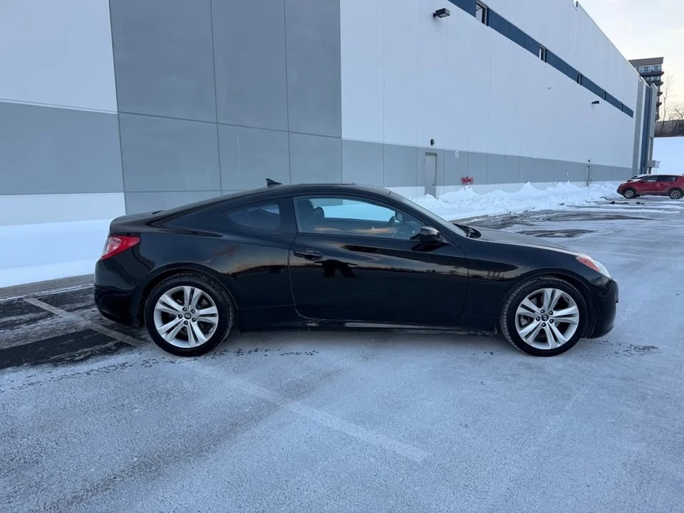 2010 Hyundai Genesis Coupe - Image 2 of 10