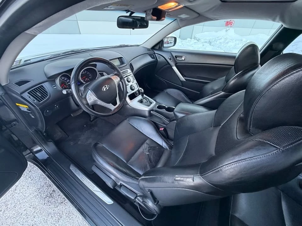 2010 Hyundai Genesis Coupe - Image 6 of 10