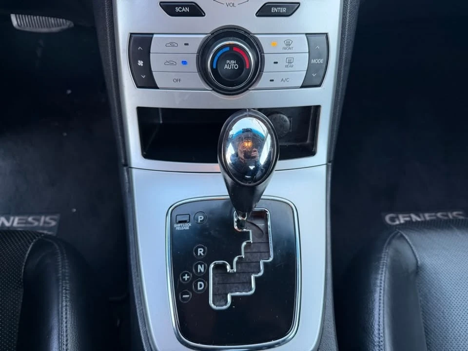 2010 Hyundai Genesis Coupe - Image 9 of 10