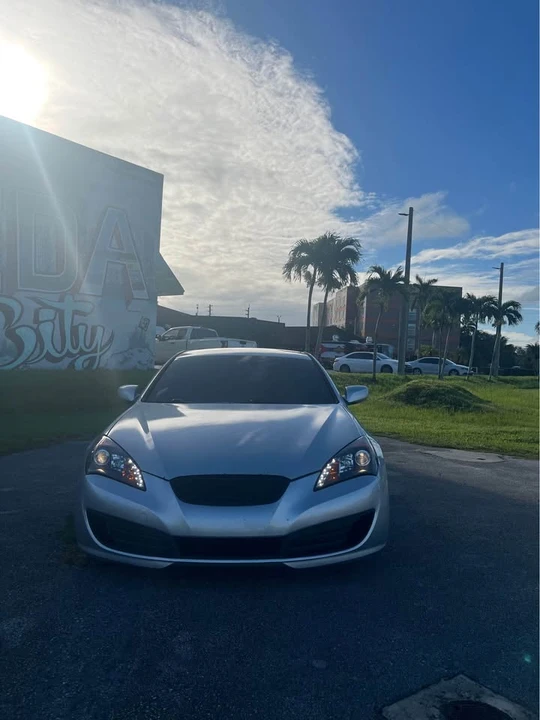 2010 Hyundai Genesis Coupe - Image 6 of 10