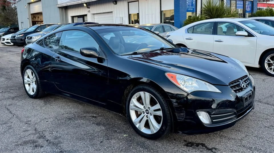 2010 Hyundai Genesis Coupe - Image 3 of 20