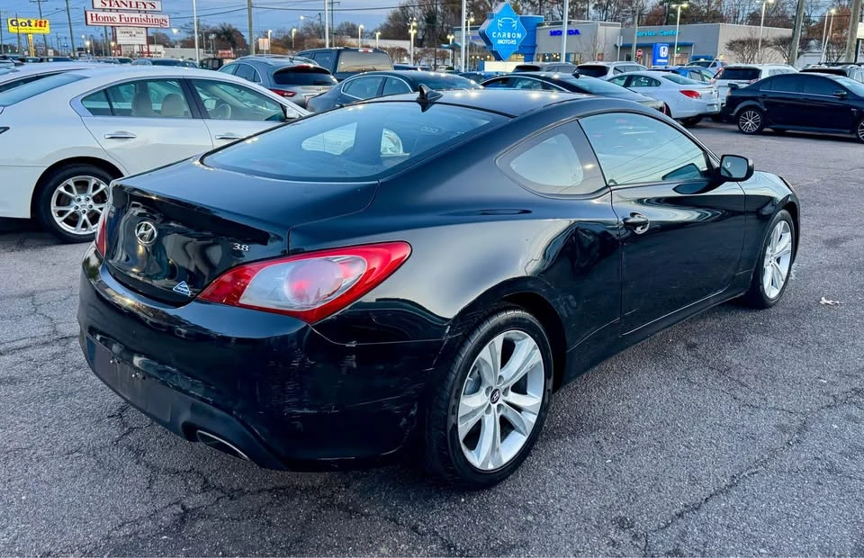 2010 Hyundai Genesis Coupe - Image 5 of 20