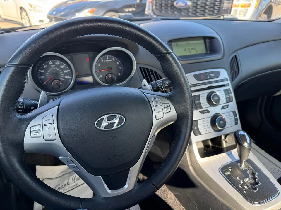 2010 Hyundai Genesis Coupe - Image 14 of 20