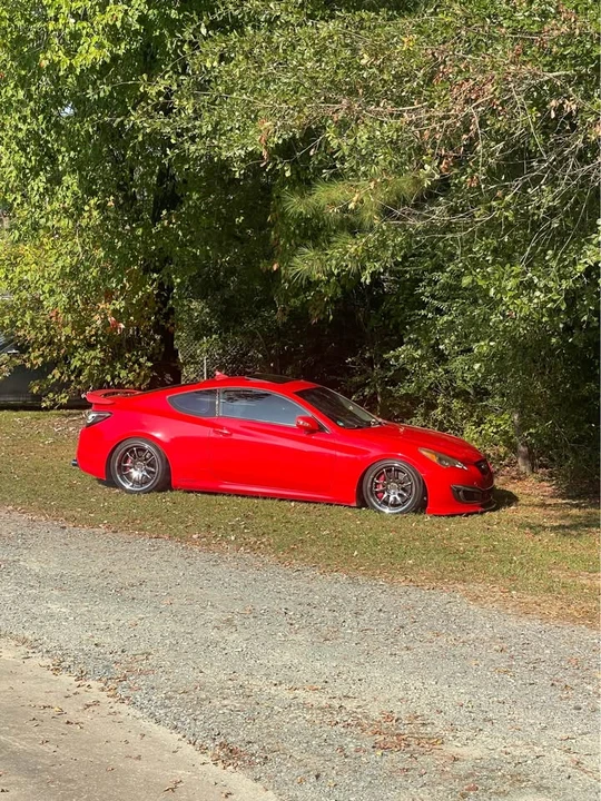 2010 Hyundai Genesis Coupe - Image 2 of 6