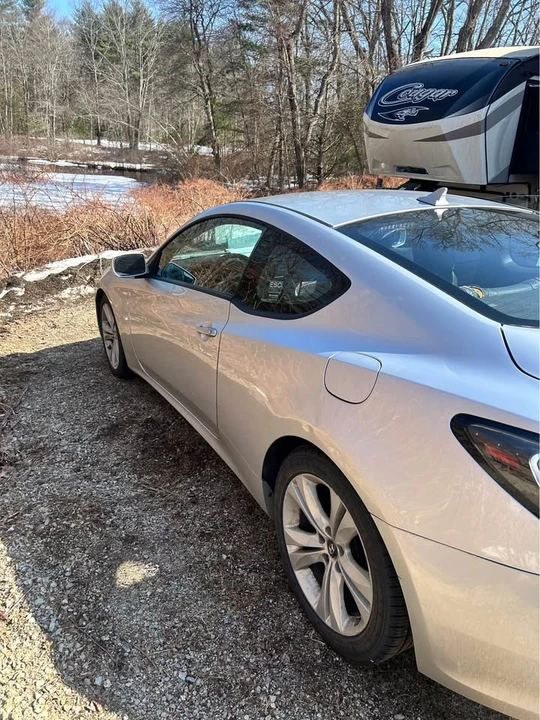 2010 Hyundai Genesis Coupe - Image 2 of 11