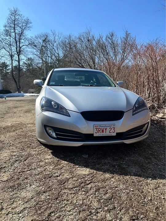 2010 Hyundai Genesis Coupe - Image 3 of 11