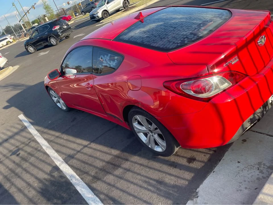 2010 Hyundai Genesis Coupe - Image 4 of 11