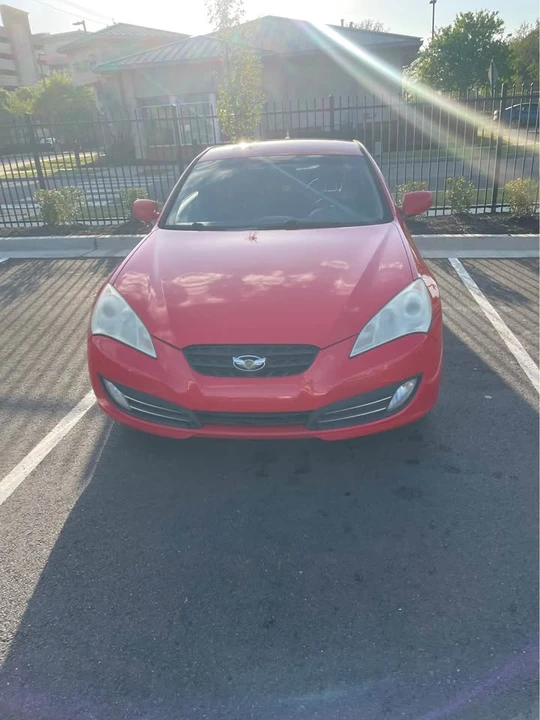 2010 Hyundai Genesis Coupe - Image 2 of 11