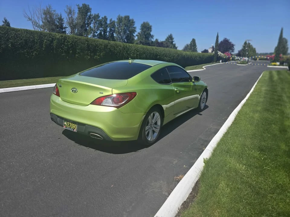 2010 Hyundai Genesis Coupe - Image 8 of 14