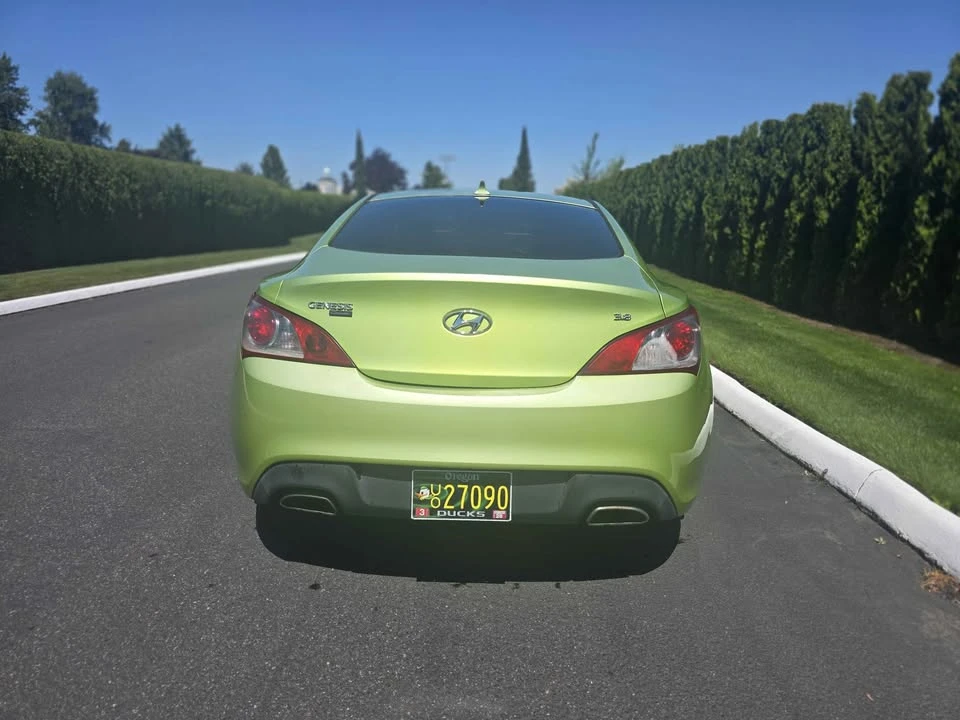 2010 Hyundai Genesis Coupe - Image 9 of 14