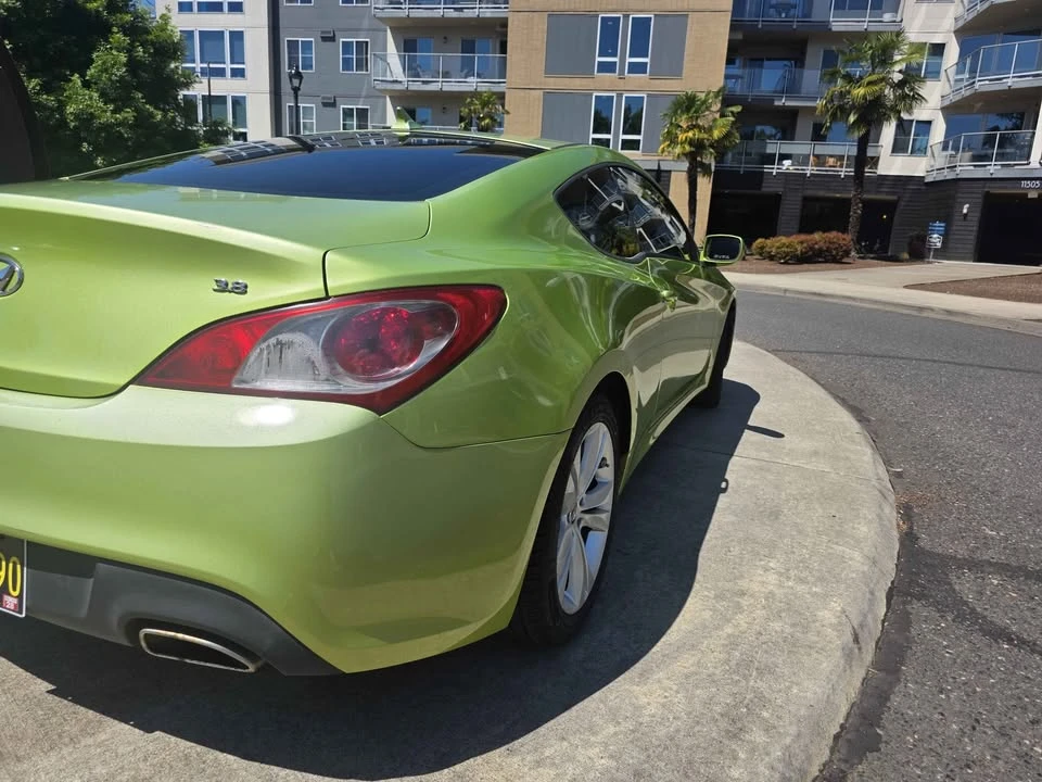 2010 Hyundai Genesis Coupe - Image 3 of 14