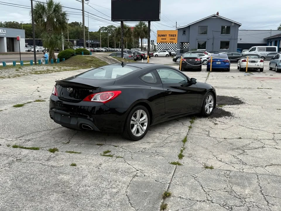 2010 Hyundai Genesis Coupe - Image 3 of 6