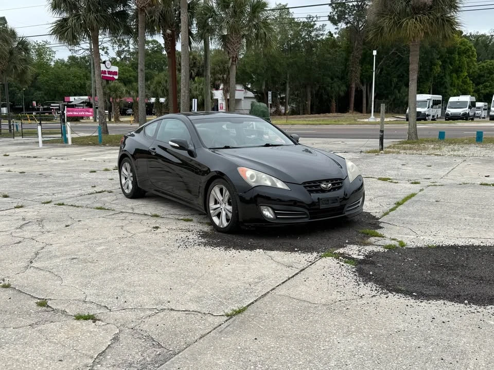 2010 Hyundai Genesis Coupe - Image 2 of 6