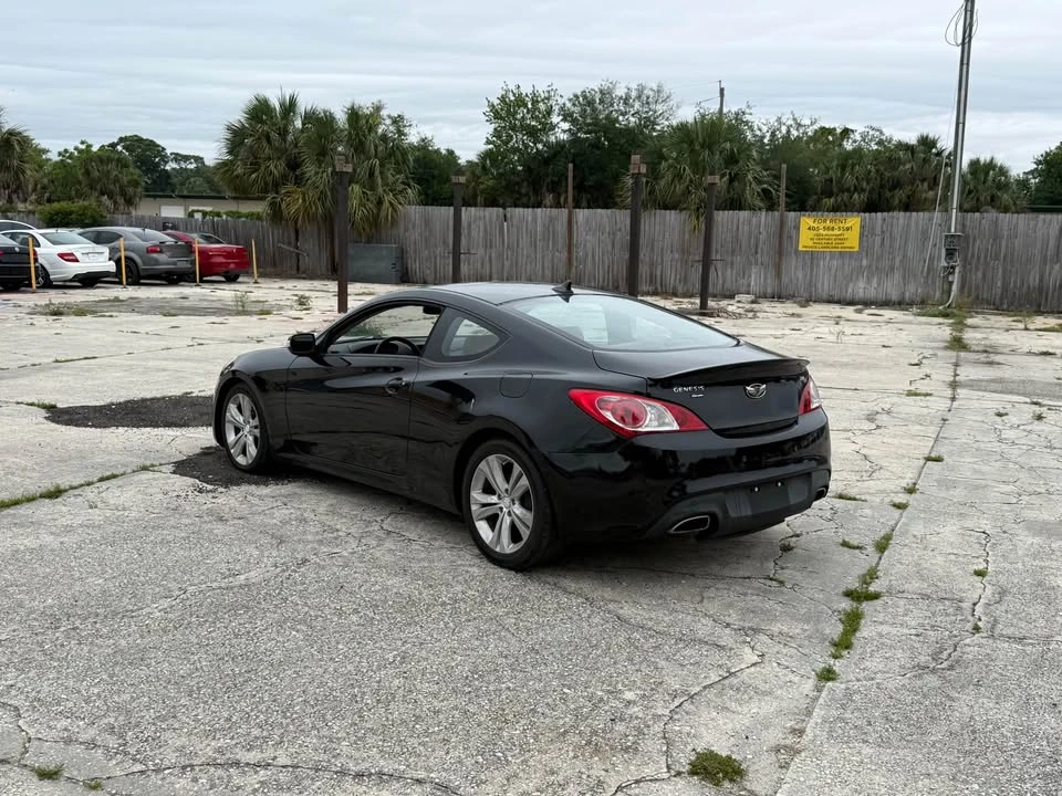 2010 Hyundai Genesis Coupe - Image 4 of 6