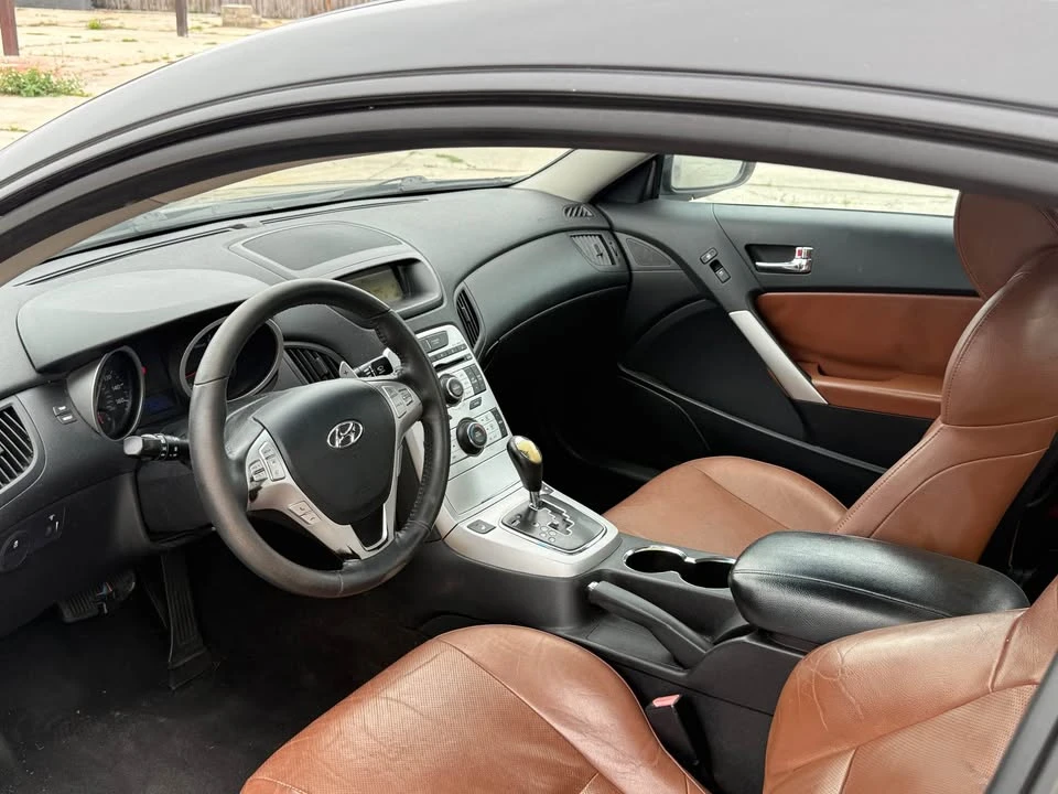 2010 Hyundai Genesis Coupe - Image 6 of 6