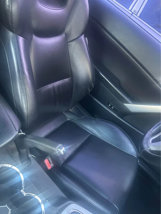 2010 Hyundai Genesis Coupe - Image 10 of 12