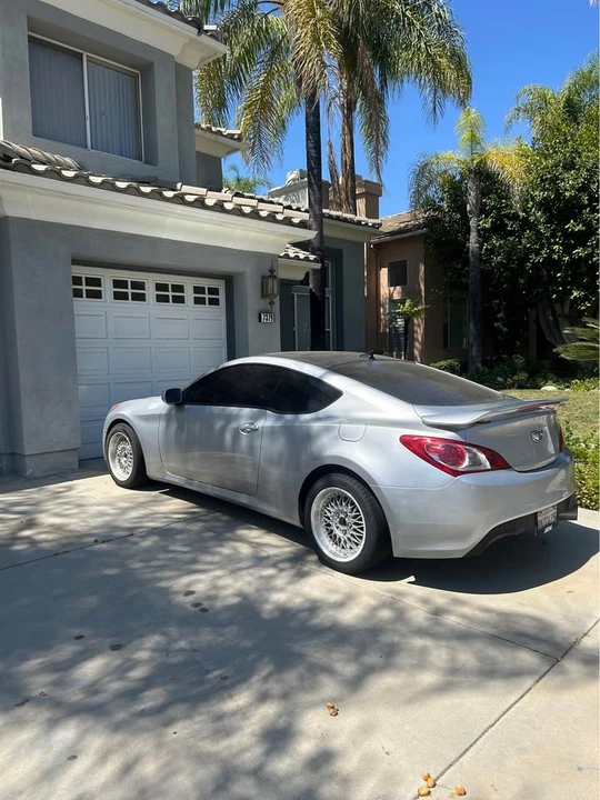 2010 Hyundai Genesis Coupe - Image 2 of 12