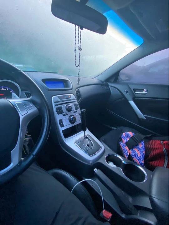 2010 Hyundai Genesis Coupe - Image 3 of 11